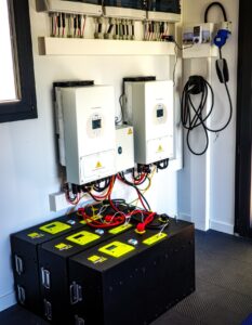 Installation des batteries et onduleurs